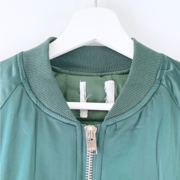 UNIF Urban Outfitters green satin bomber jacket - Picture 3 of 7